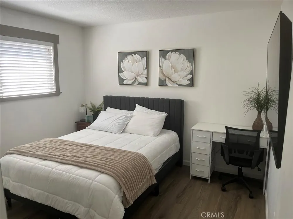2734 Grove La Verne, CA 91750