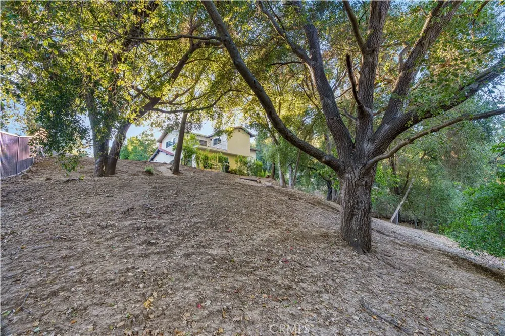 5712 Fairview Pl. Agoura Hills, CA 91301