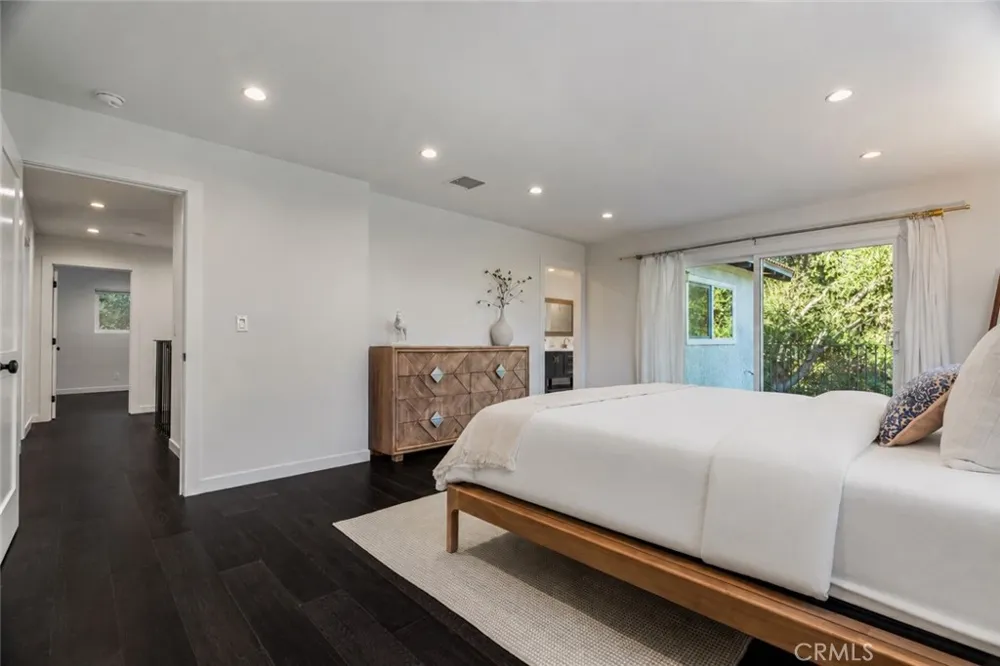 5712 Fairview Pl. Agoura Hills, CA 91301