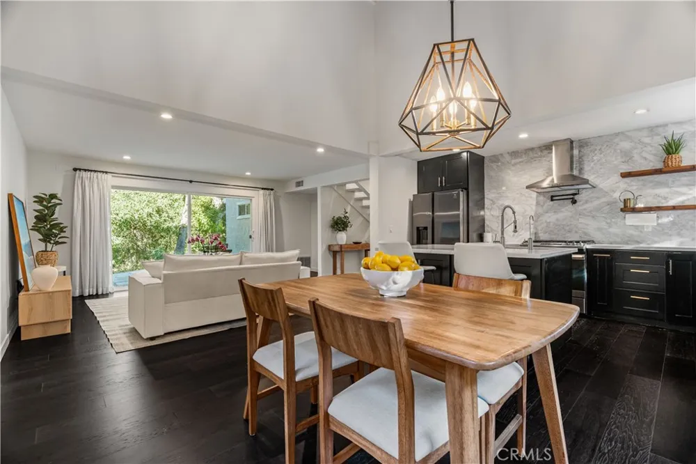5712 Fairview Pl. Agoura Hills, CA 91301