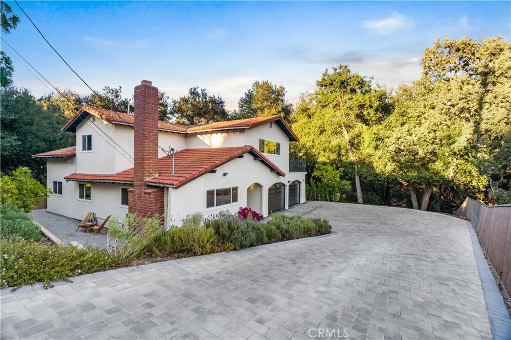 5712 Fairview Pl. Agoura Hills, CA 91301