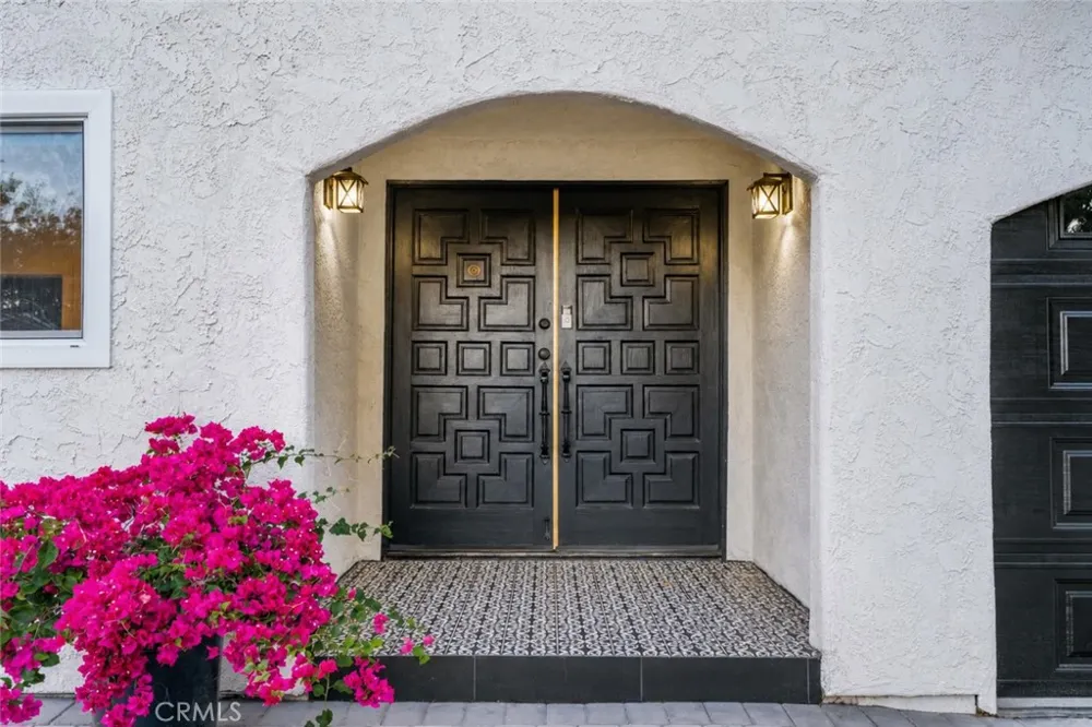 5712 Fairview Pl. Agoura Hills, CA 91301