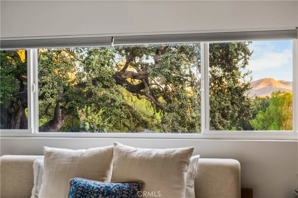 5712 Fairview Pl. Agoura Hills, CA 91301