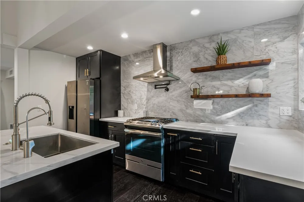 5712 Fairview Pl. Agoura Hills, CA 91301