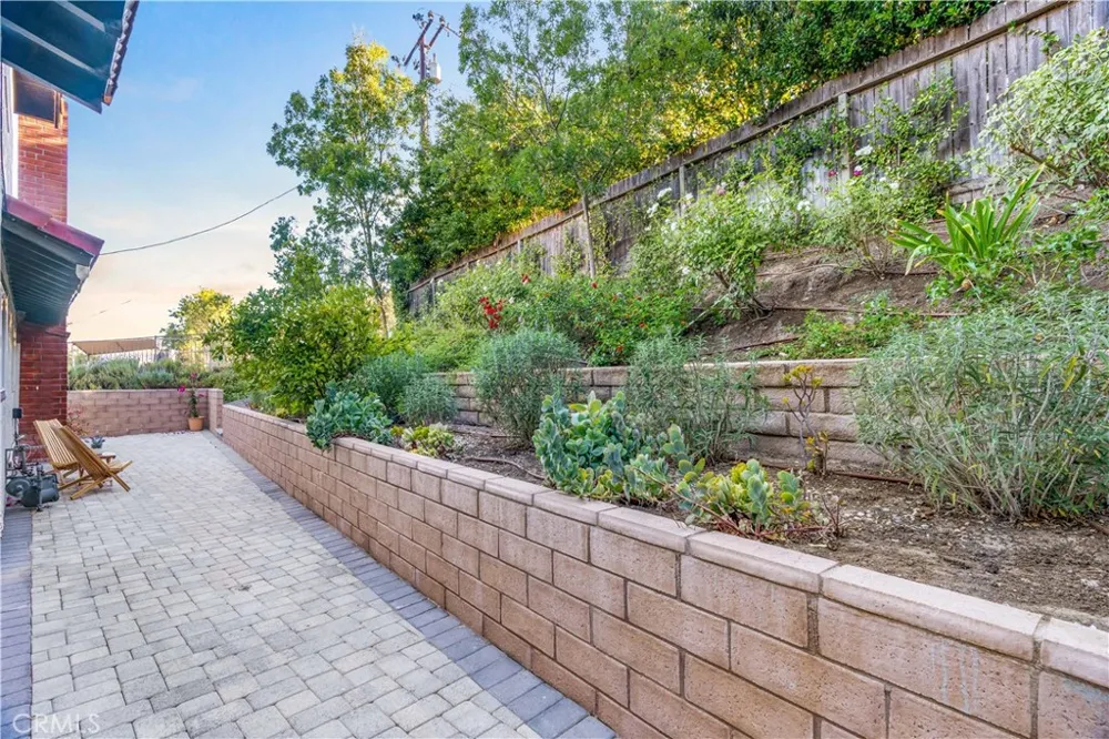 5712 Fairview Pl. Agoura Hills, CA 91301
