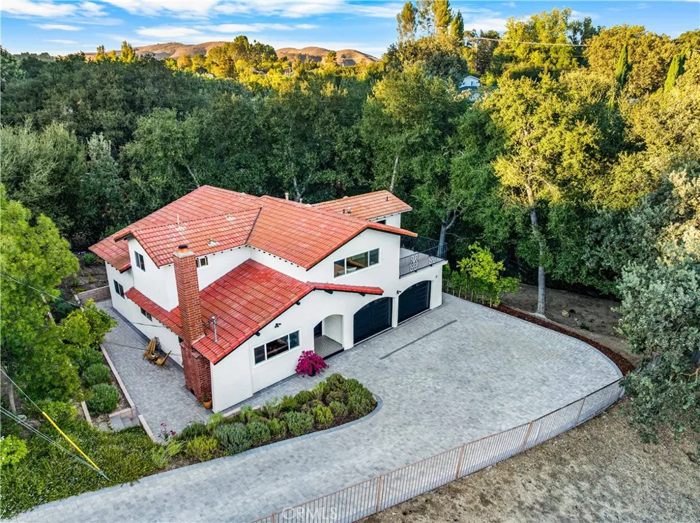 5712 Fairview Pl. Agoura Hills, CA 91301