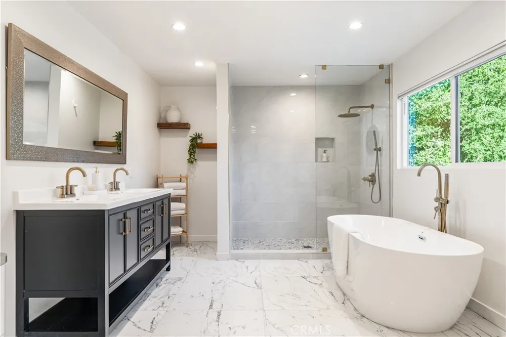 5712 Fairview Pl. Agoura Hills, CA 91301