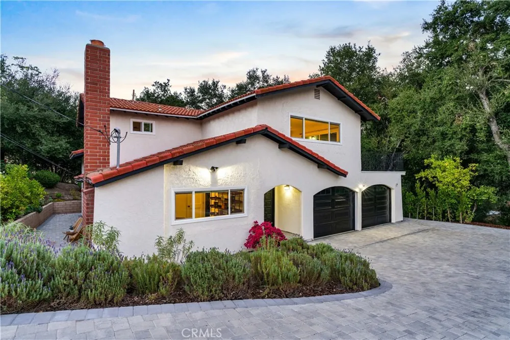 5712 Fairview Pl. Agoura Hills, CA 91301