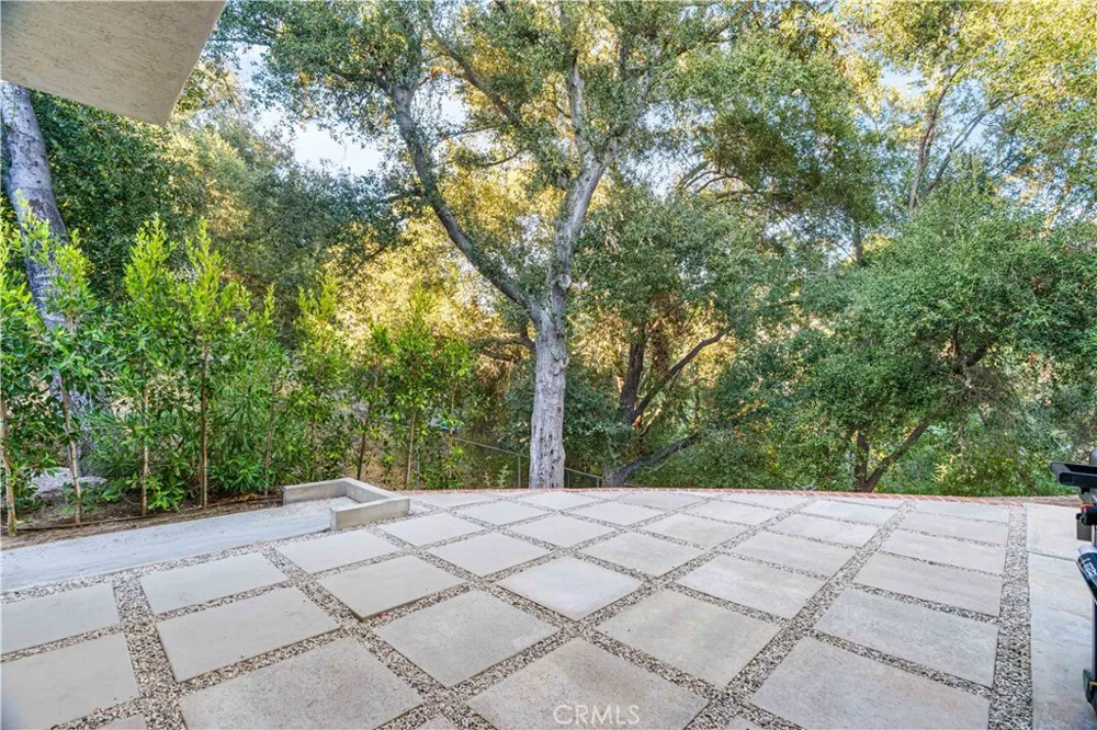 5712 Fairview Pl. Agoura Hills, CA 91301
