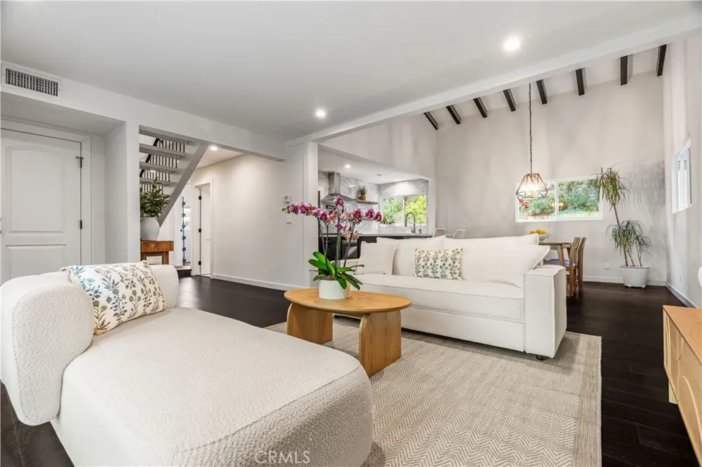 5712 Fairview Pl. Agoura Hills, CA 91301