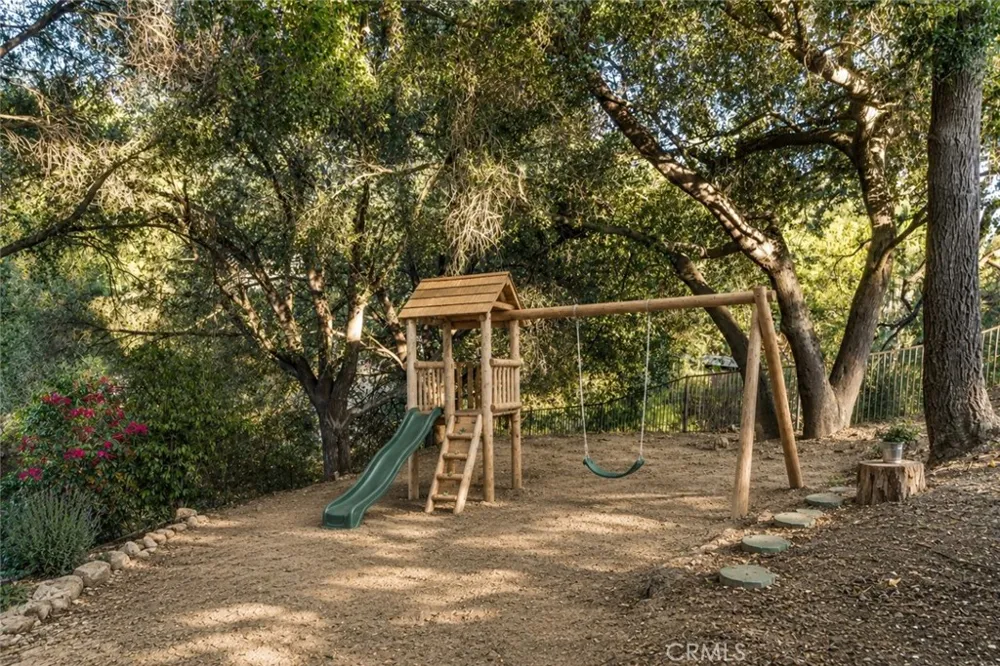 5712 Fairview Pl. Agoura Hills, CA 91301