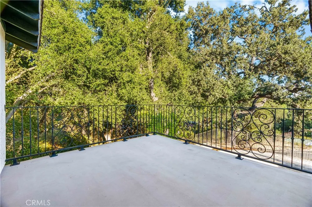 5712 Fairview Pl. Agoura Hills, CA 91301