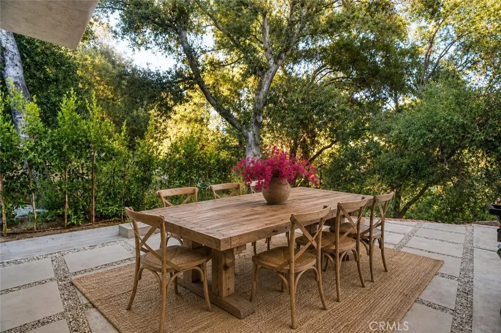 5712 Fairview Pl. Agoura Hills, CA 91301