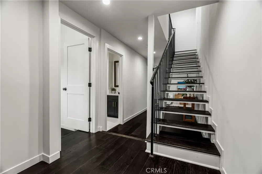 5712 Fairview Pl. Agoura Hills, CA 91301