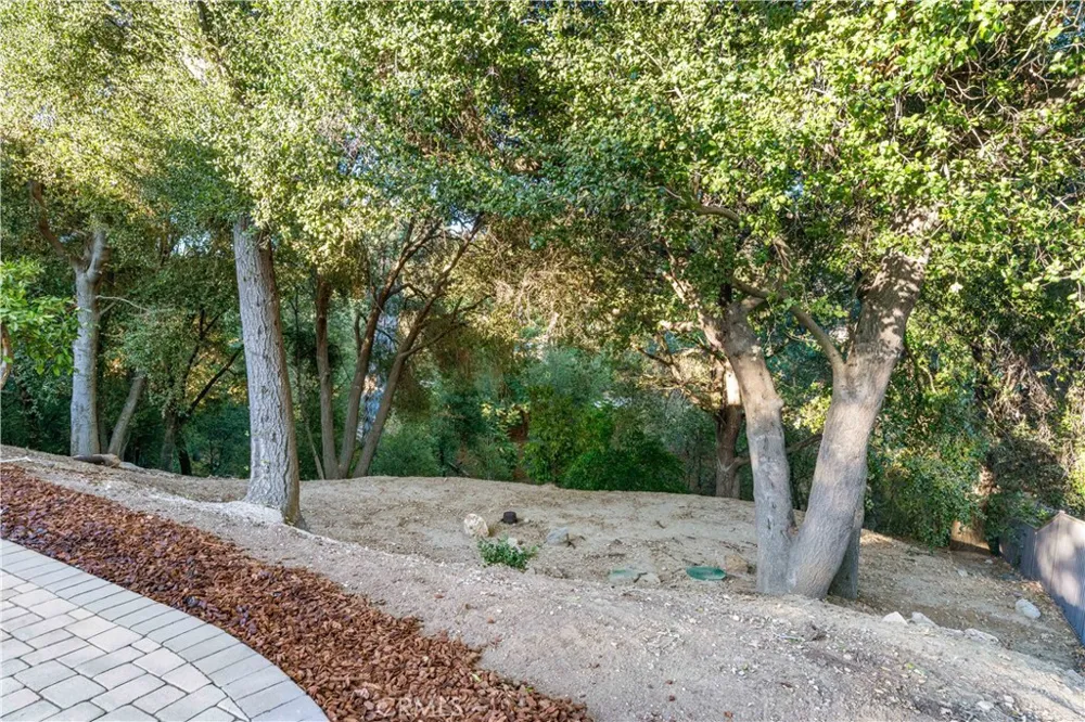 5712 Fairview Pl. Agoura Hills, CA 91301