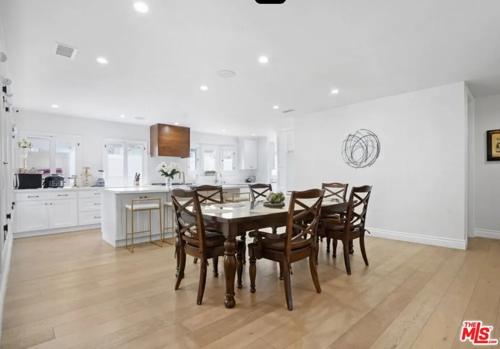 140 S Gardner Street Los Angeles, CA 90036