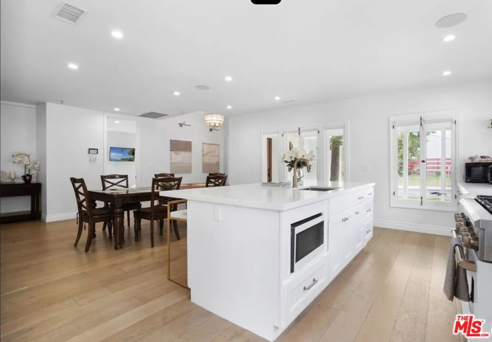 140 S Gardner Street Los Angeles, CA 90036