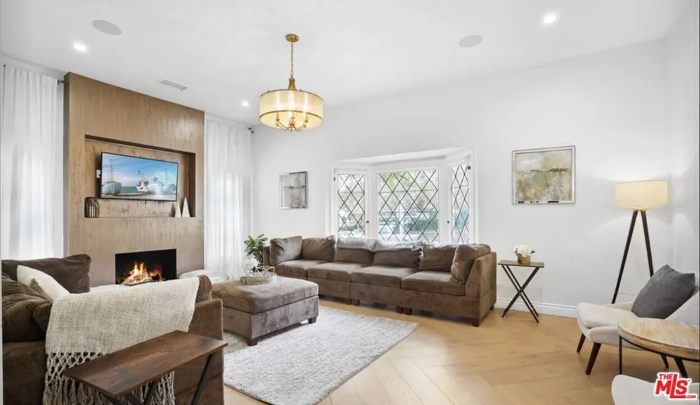 140 S Gardner Street Los Angeles, CA 90036