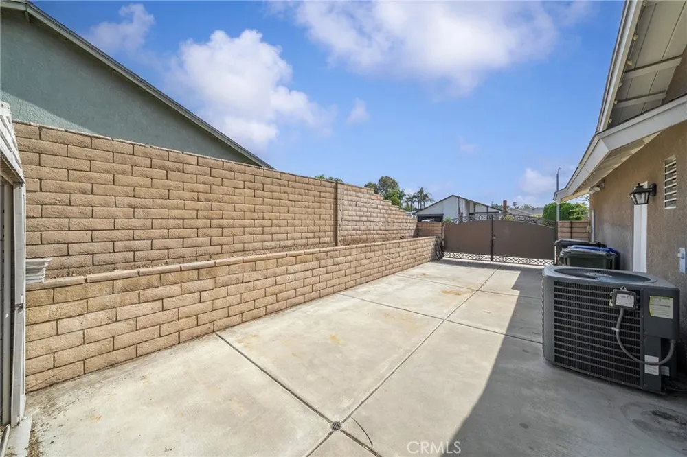 1455 13th Upland, CA 91786