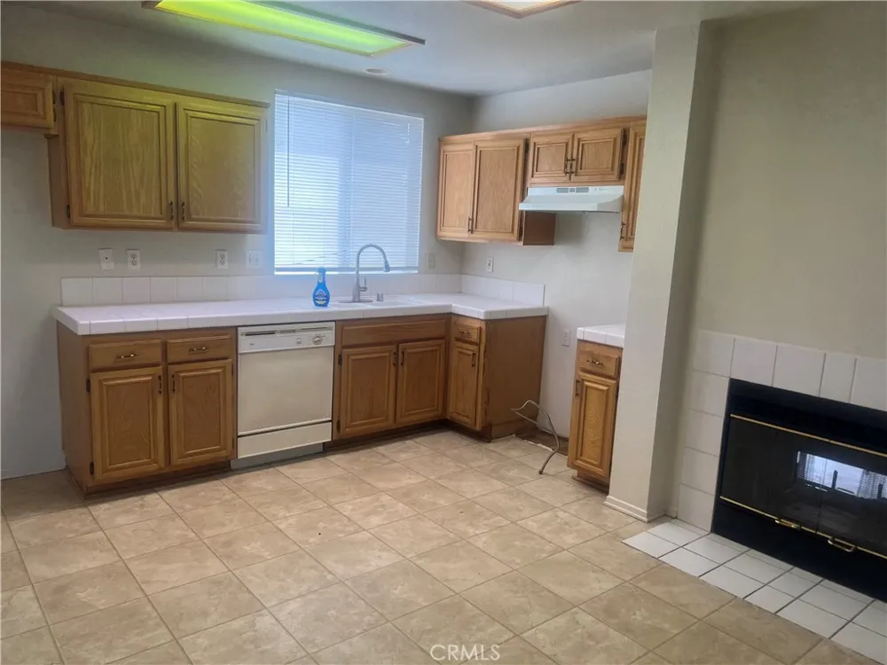 43516 32nd Street E Lancaster, CA 93535