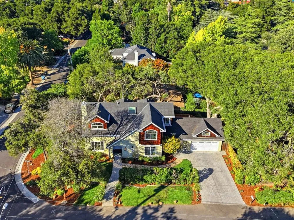 3855 Magnolia Drive Palo Alto, CA 94306