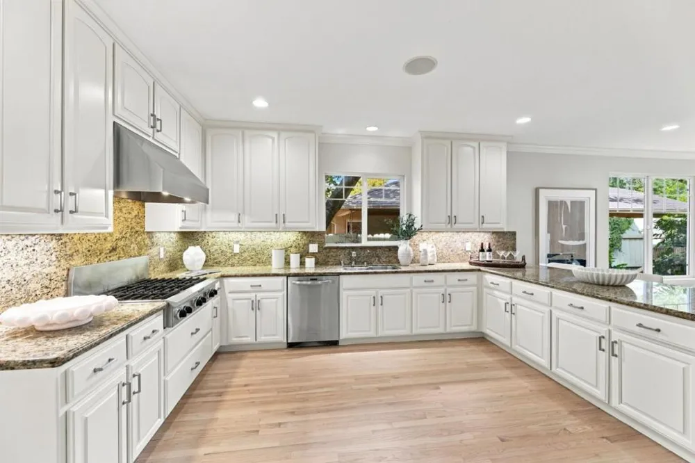 3855 Magnolia Drive Palo Alto, CA 94306
