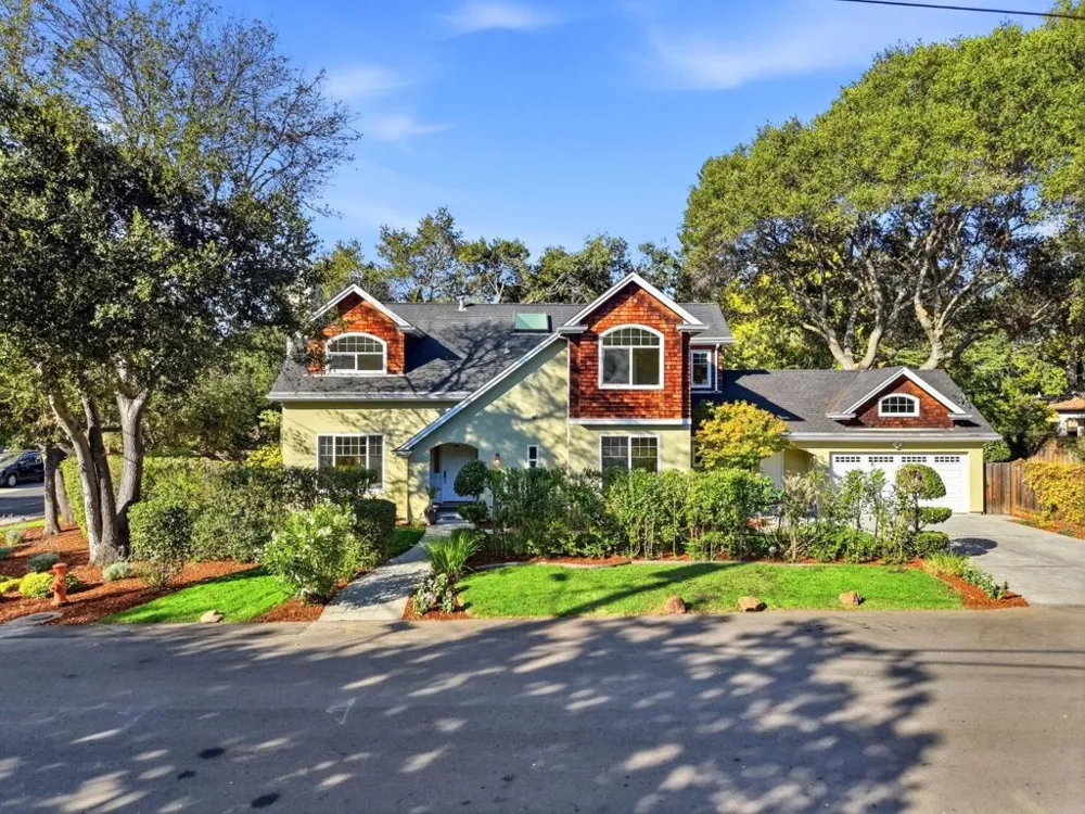 3855 Magnolia Drive Palo Alto, CA 94306