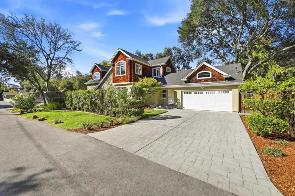 3855 Magnolia Drive Palo Alto, CA 94306