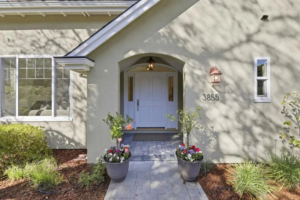 3855 Magnolia Drive Palo Alto, CA 94306