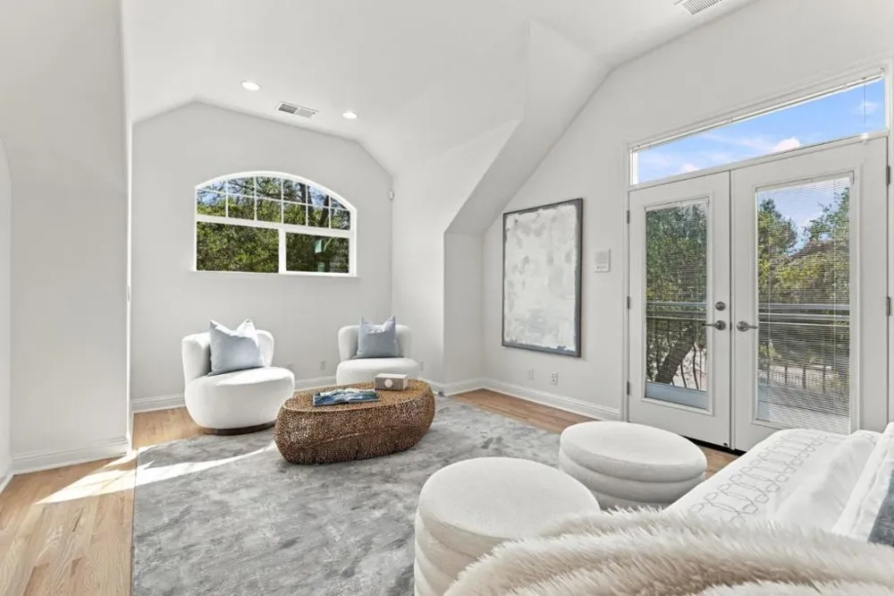 3855 Magnolia Drive Palo Alto, CA 94306