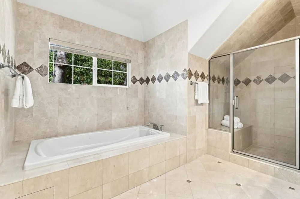 3855 Magnolia Drive Palo Alto, CA 94306