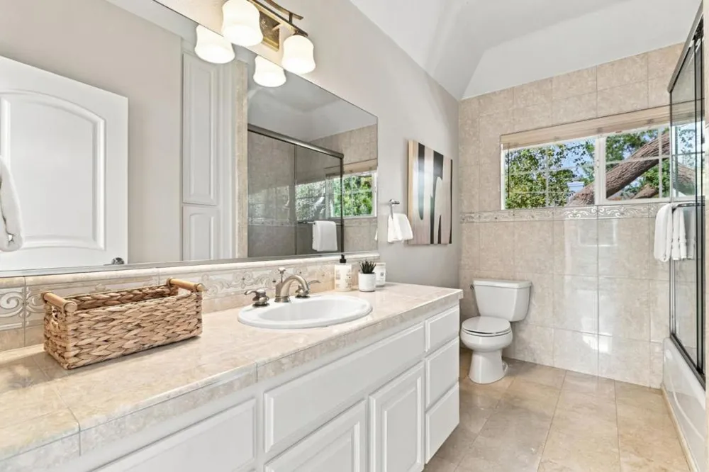 3855 Magnolia Drive Palo Alto, CA 94306