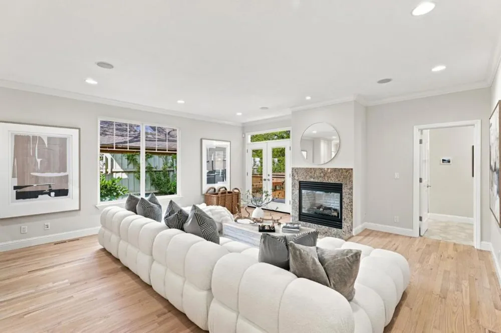 3855 Magnolia Drive Palo Alto, CA 94306