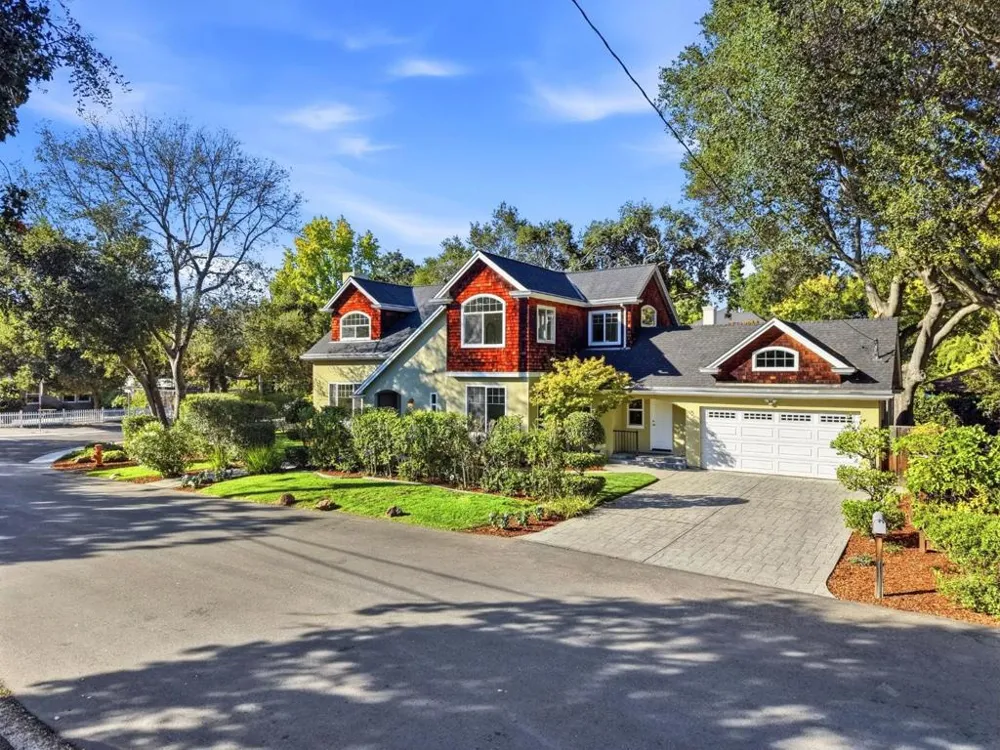 3855 Magnolia Drive Palo Alto, CA 94306