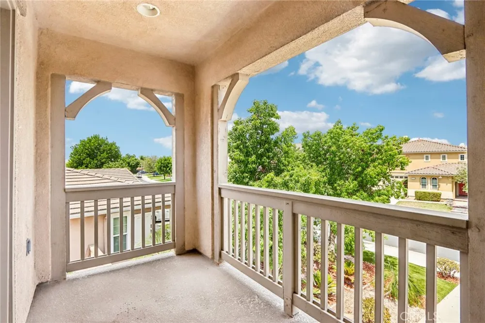 14045 Silent Stream Court Eastvale, CA 92880