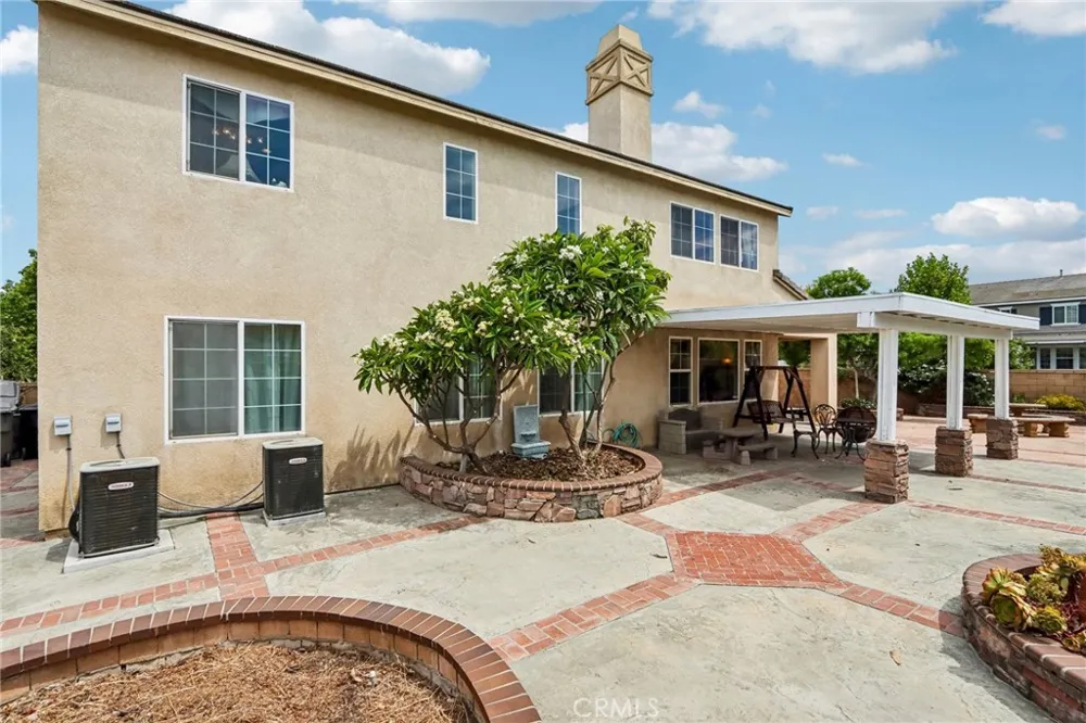 14045 Silent Stream Court Eastvale, CA 92880