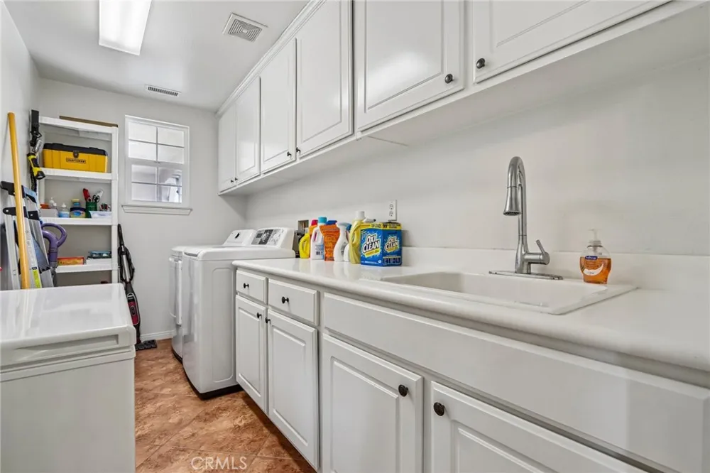 14045 Silent Stream Court Eastvale, CA 92880