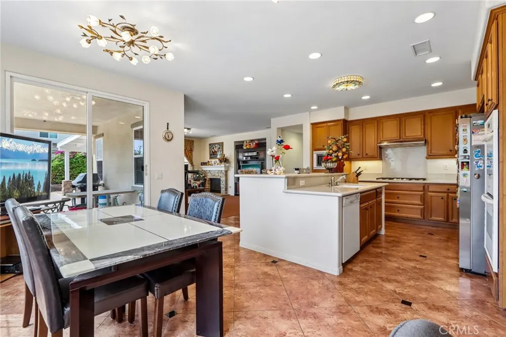 14045 Silent Stream Court Eastvale, CA 92880