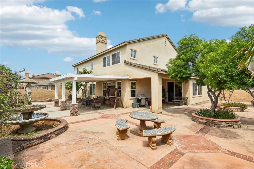 14045 Silent Stream Court Eastvale, CA 92880