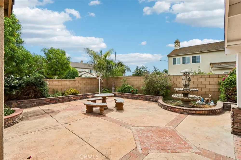14045 Silent Stream Court Eastvale, CA 92880