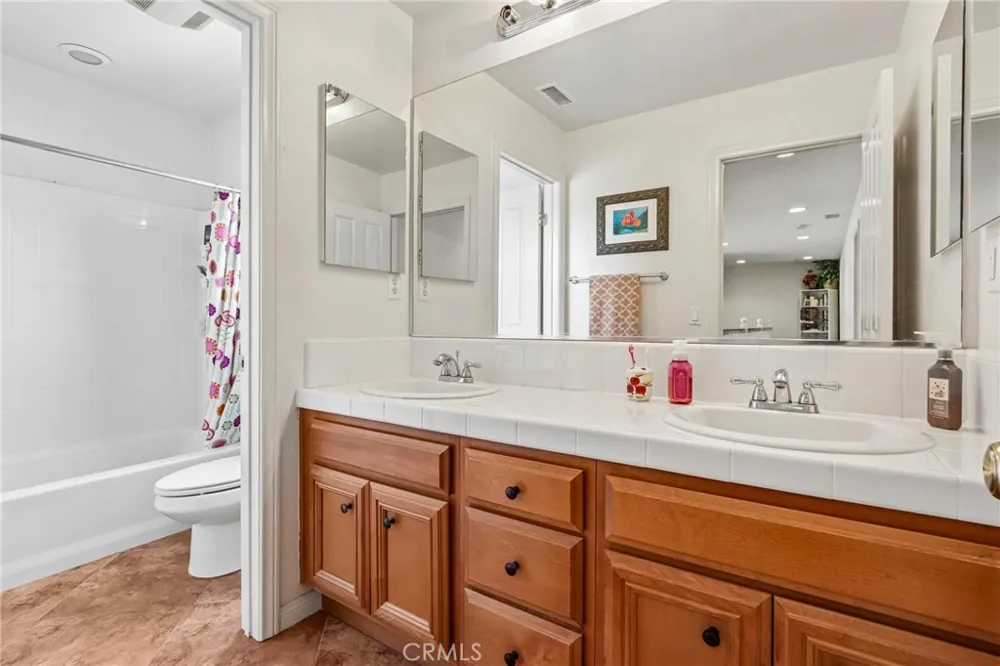 14045 Silent Stream Court Eastvale, CA 92880