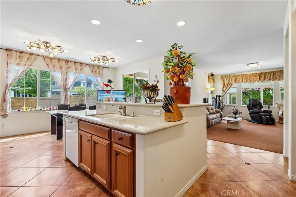 14045 Silent Stream Court Eastvale, CA 92880