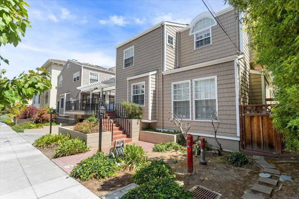 1555 Cherry Street #4 San Carlos, CA 94070