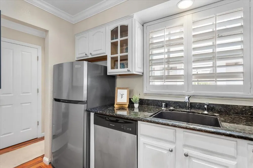 1555 Cherry Street #4 San Carlos, CA 94070