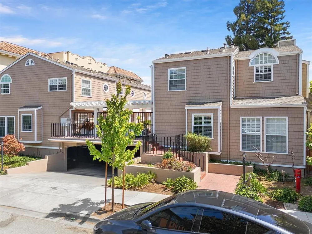 1555 Cherry Street #4 San Carlos, CA 94070