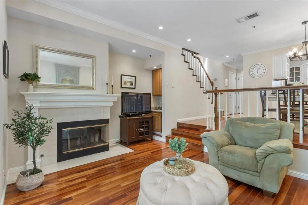 1555 Cherry Street #4 San Carlos, CA 94070