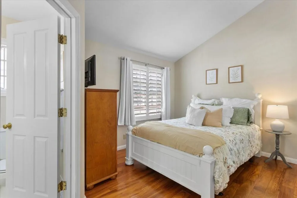 1555 Cherry Street #4 San Carlos, CA 94070