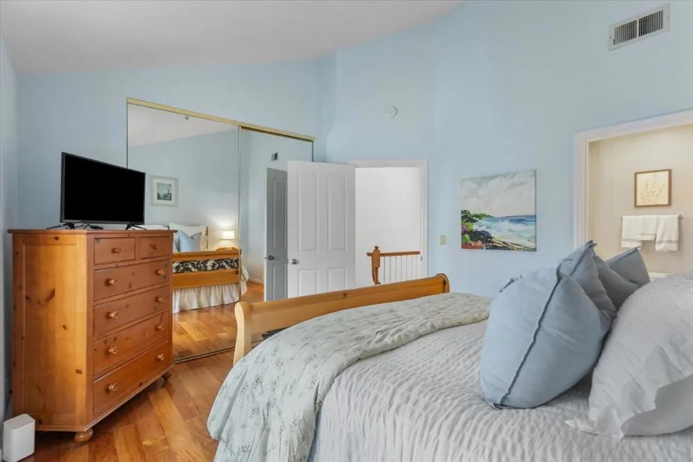 1555 Cherry Street #4 San Carlos, CA 94070