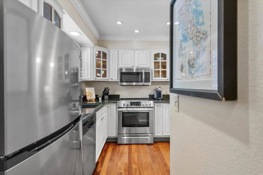 1555 Cherry Street #4 San Carlos, CA 94070