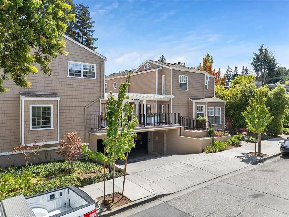 1555 Cherry Street #4 San Carlos, CA 94070
